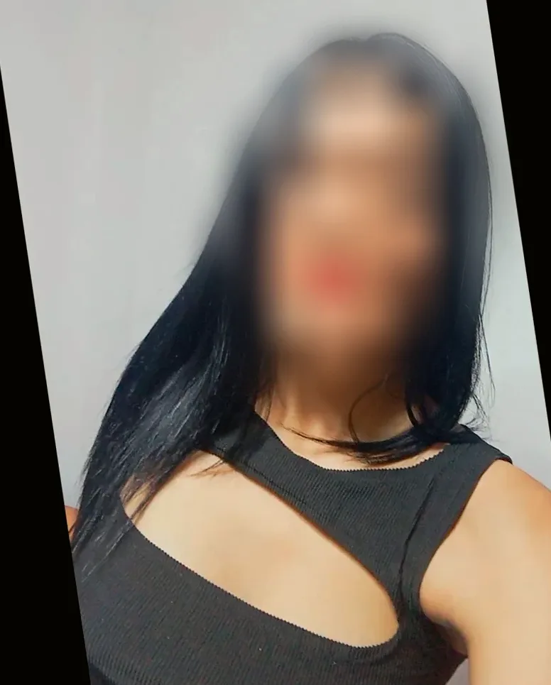 Ayse, 25
