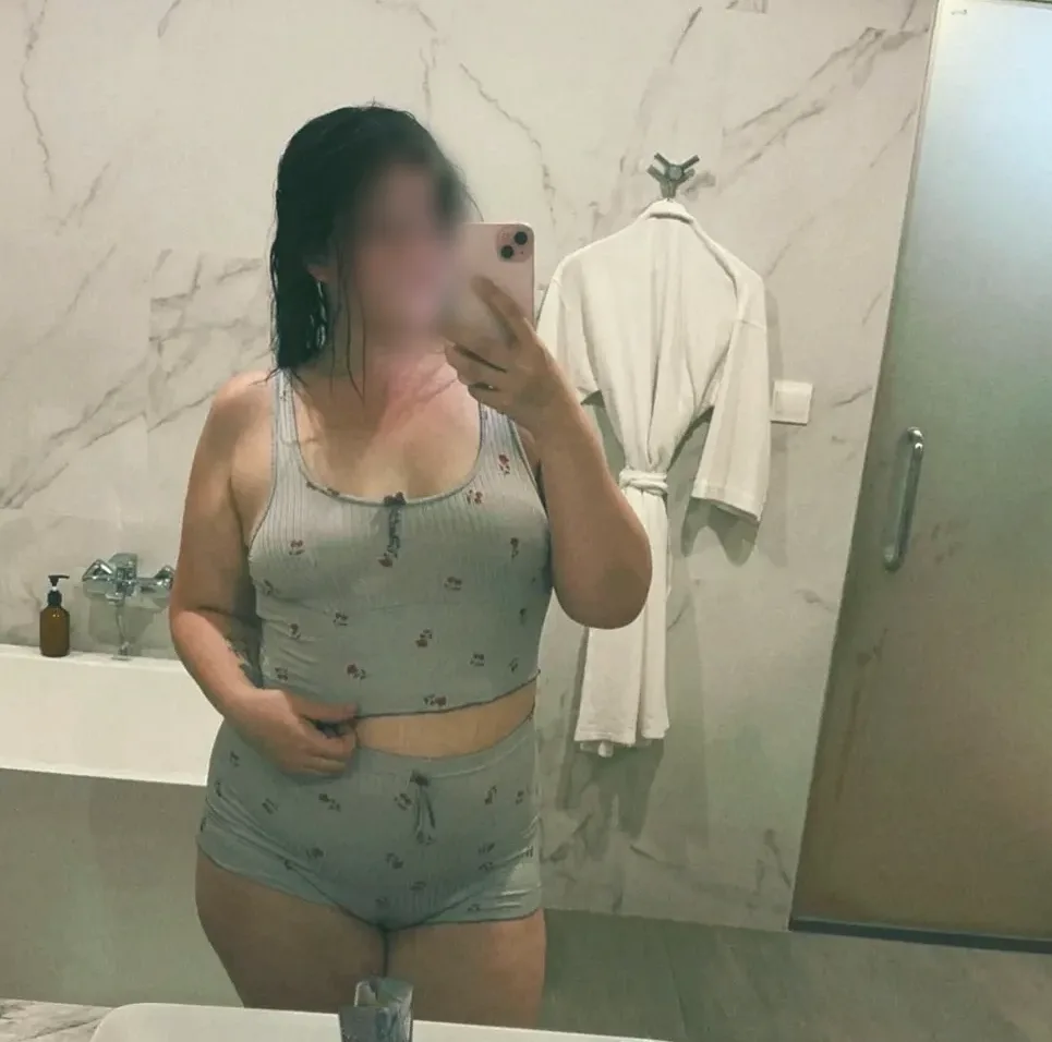 Celina, 27