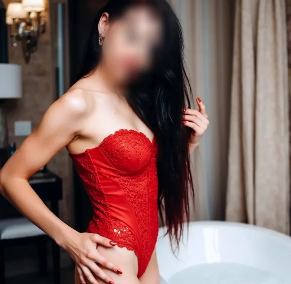 Elif, 35