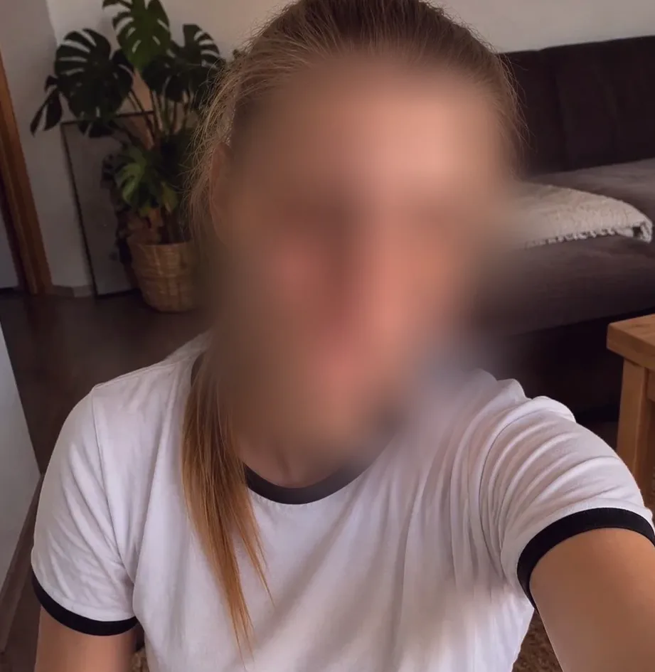 Jacqueline, 21