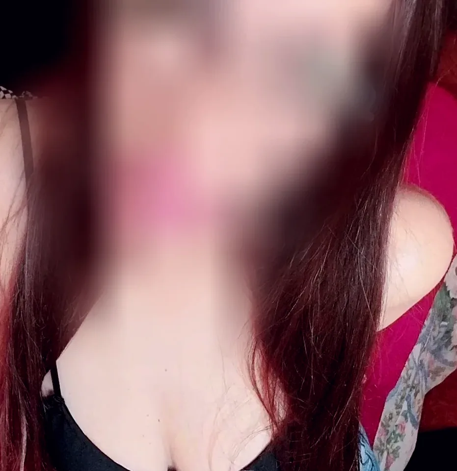Laura, 37