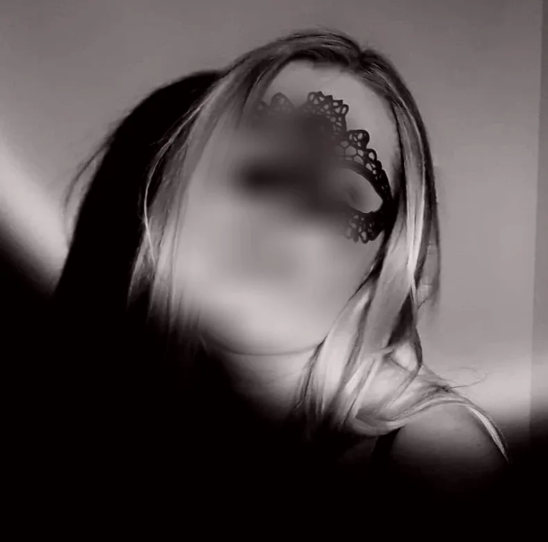 Marina, 36