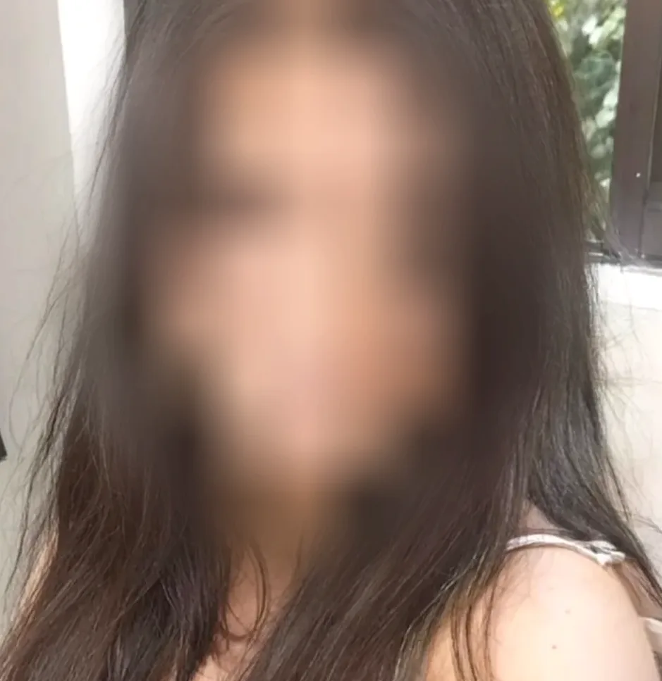Nora, 21
