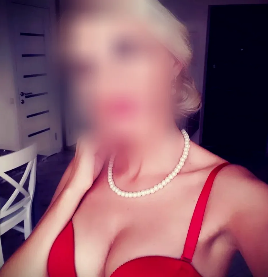 Viktoria, 36