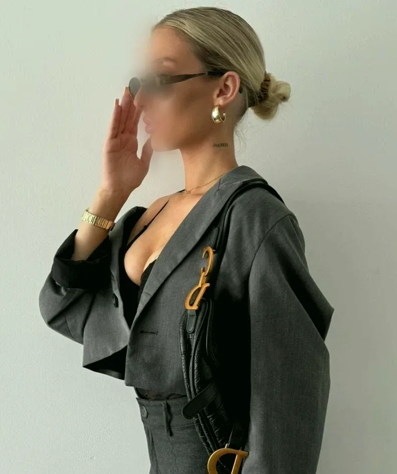 Yvonne, 20
